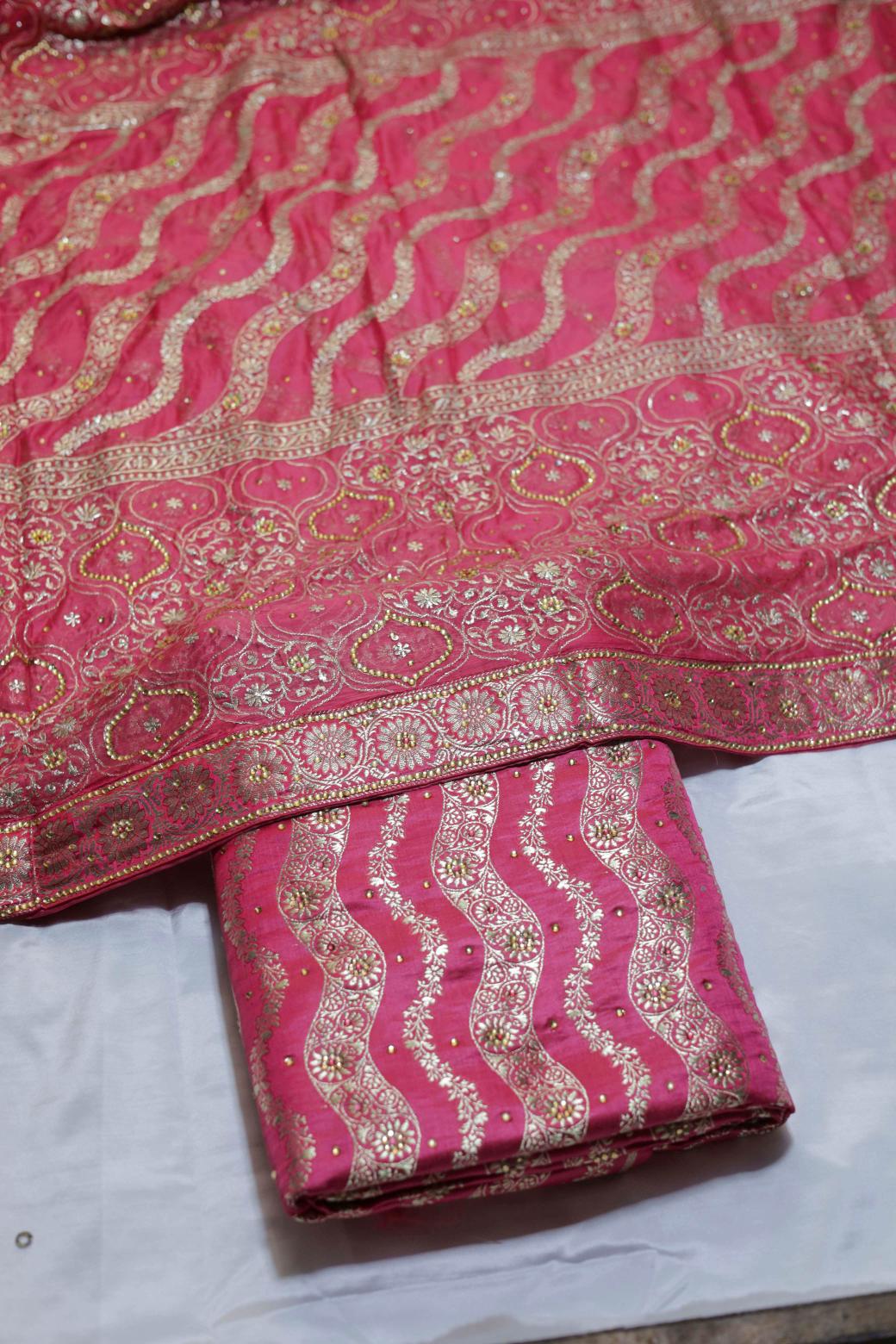 GAJRI COLOUR PURE KIMKHAB BANARASI GHARARA