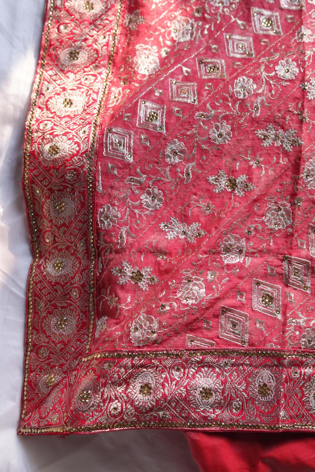 GAJRI COLOUR PURE KIMKHAB BANARASI GHARARA