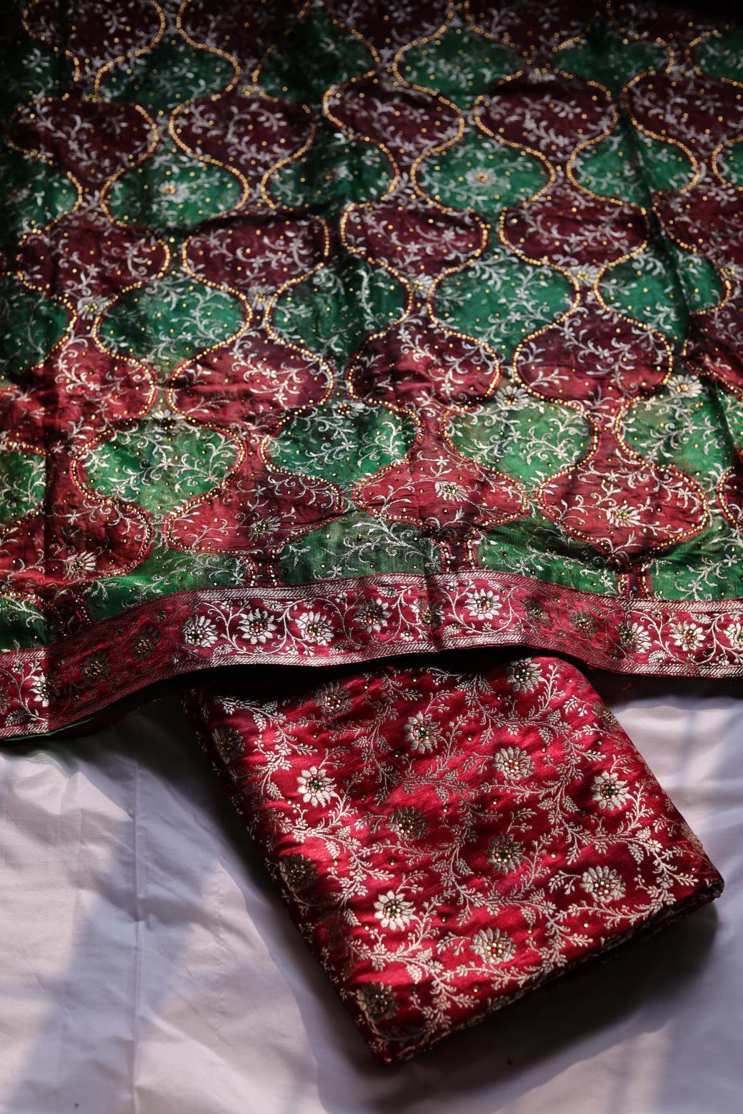 RED AND GREEN CONTRAST COLOUR PURE KIMKHAB BANARASI GHARARA