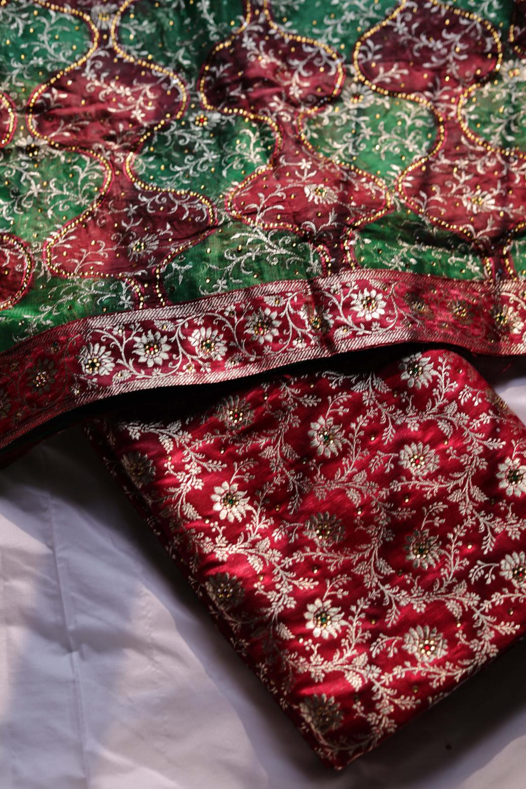 RED AND GREEN CONTRAST COLOUR PURE KIMKHAB BANARASI GHARARA
