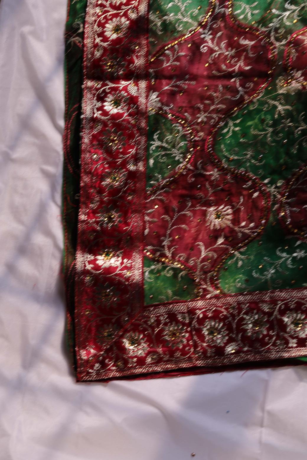 RED AND GREEN CONTRAST COLOUR PURE KIMKHAB BANARASI GHARARA